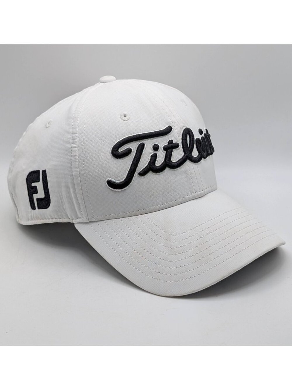 Titleist Pro V1 Golf Hat White Adjustable Strap Back Cap Unisex OSFM SEE PICS
